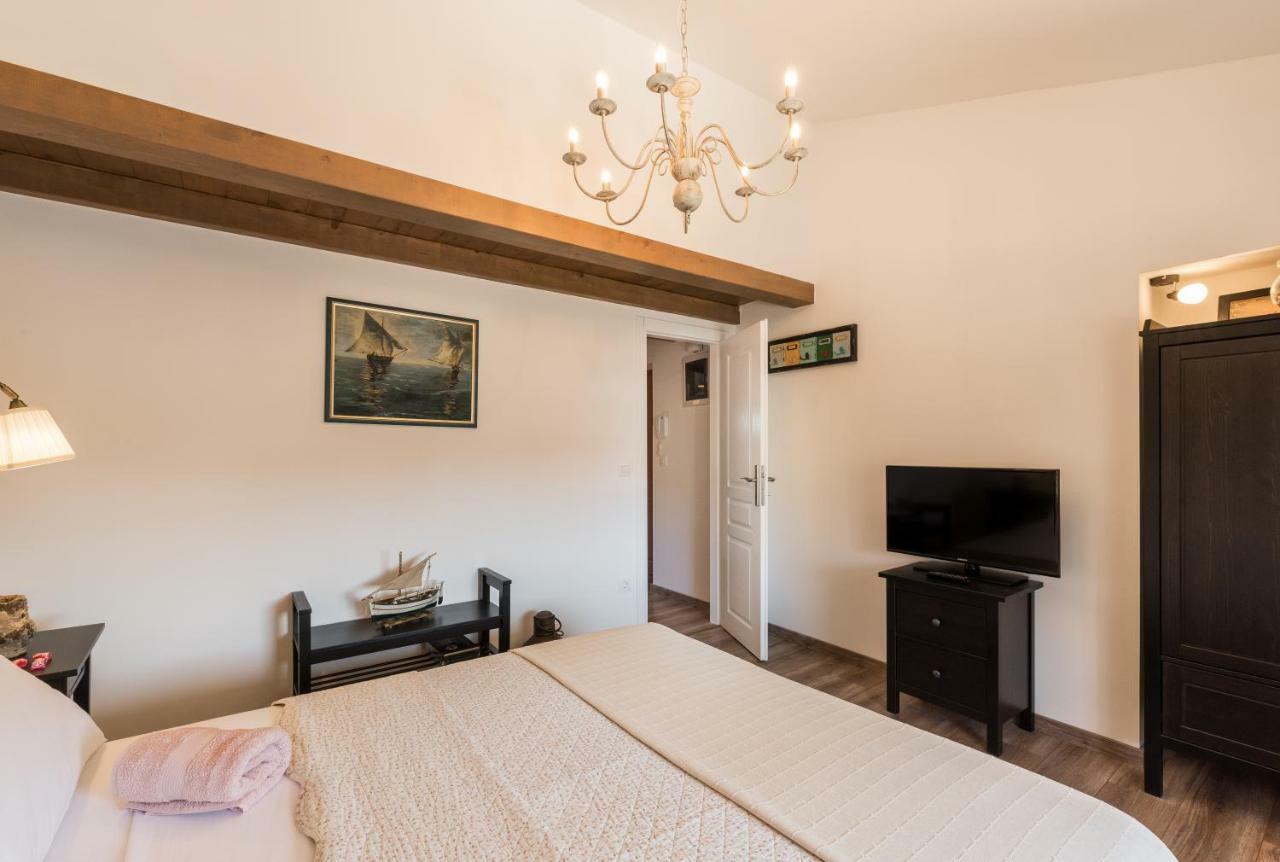 Skipper Suites Novigrad  Екстер'єр фото