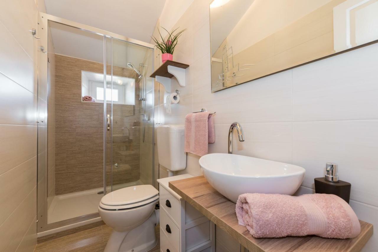 Skipper Suites Novigrad  Екстер'єр фото